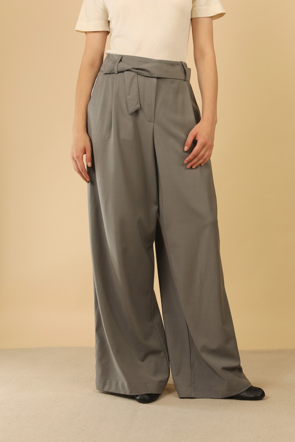 KAI WIDE LEG VIRGIN WOOL PANTS IN LIGHT GREY 