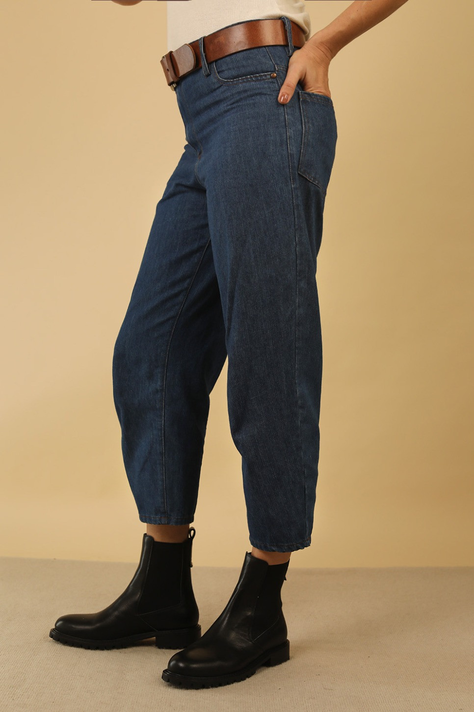 CROPPED BALLOON LEG DENIM JEANS