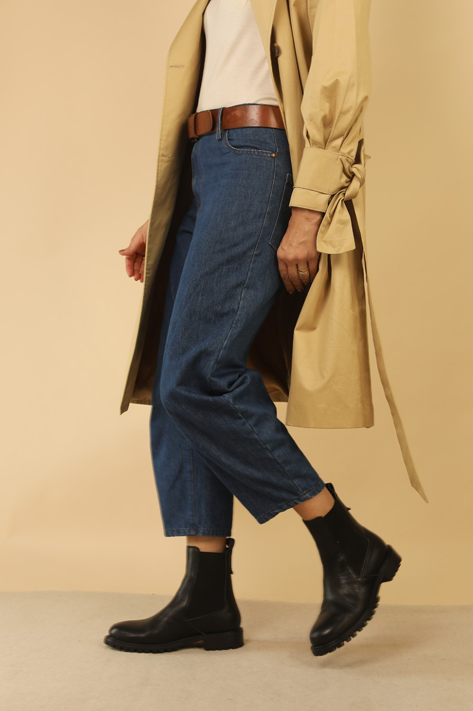 CROPPED BALLOON LEG DENIM JEANS