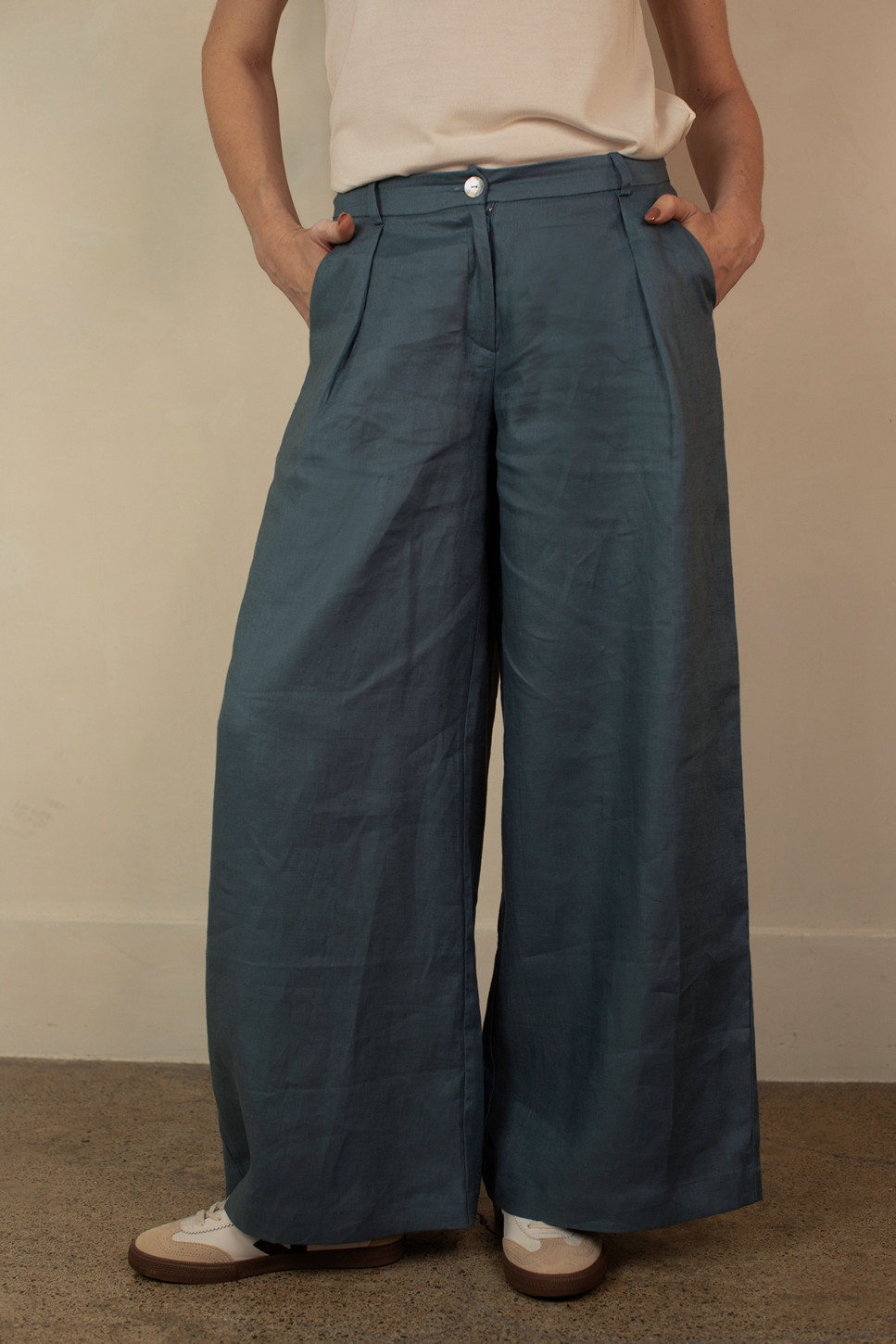 THE BLUE ARDEN LINEN TROUSERS