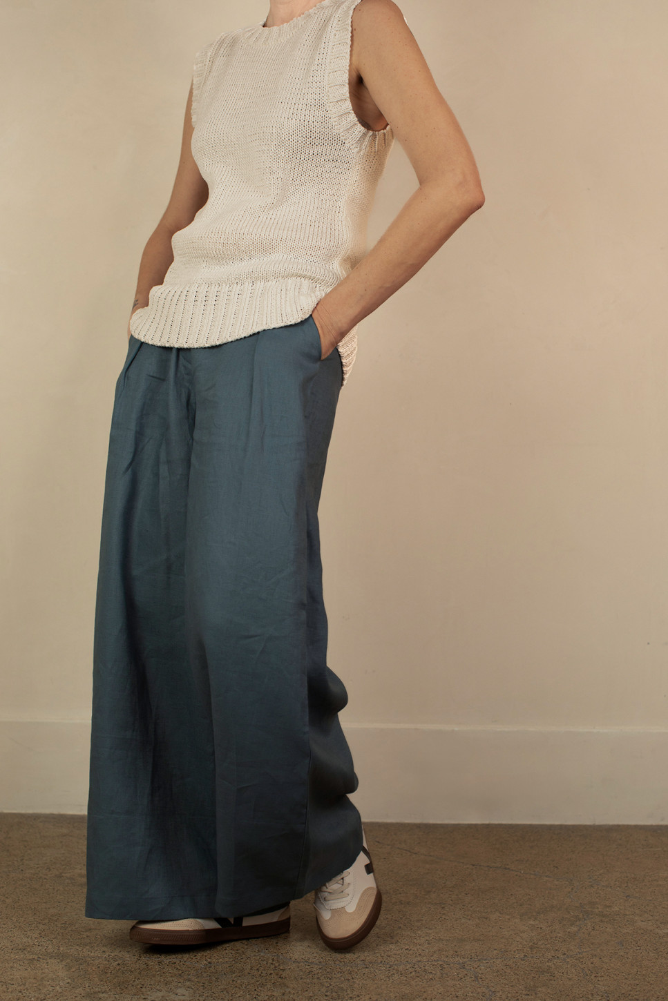 THE BLUE ARDEN LINEN TROUSERS