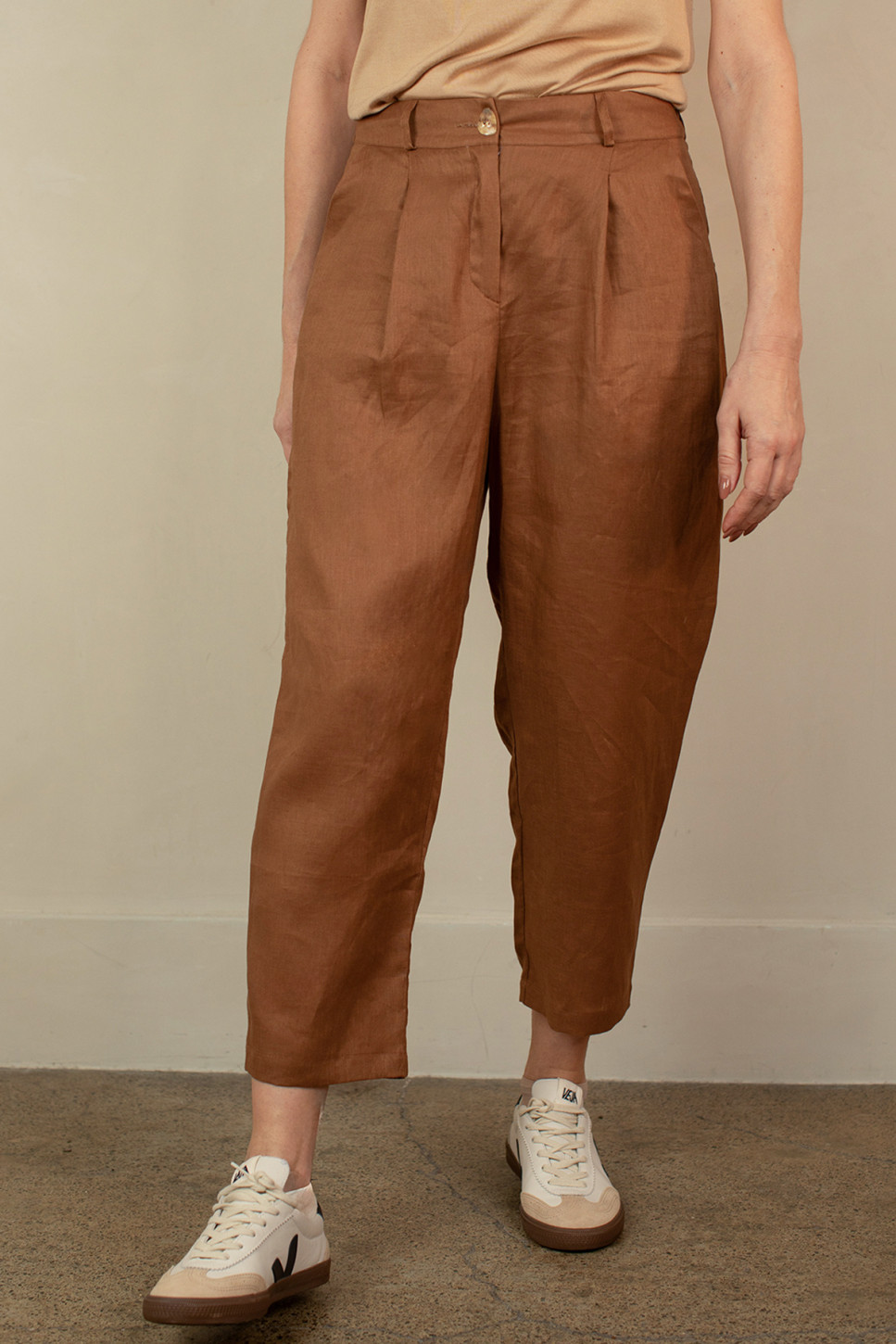 ANOUK BARREL LEG LINEN TROUSERS