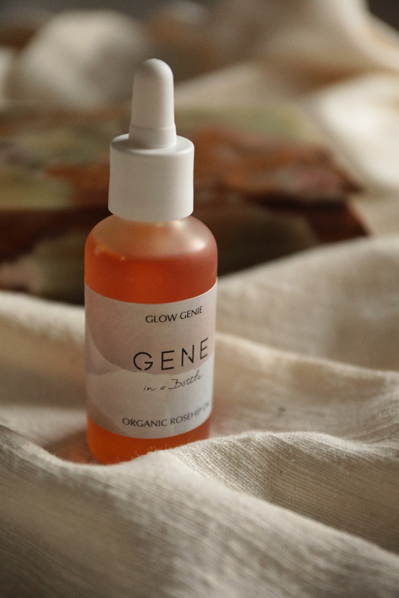 THE GLOW GENIE - ORGANIC ROSEHIP OIL 