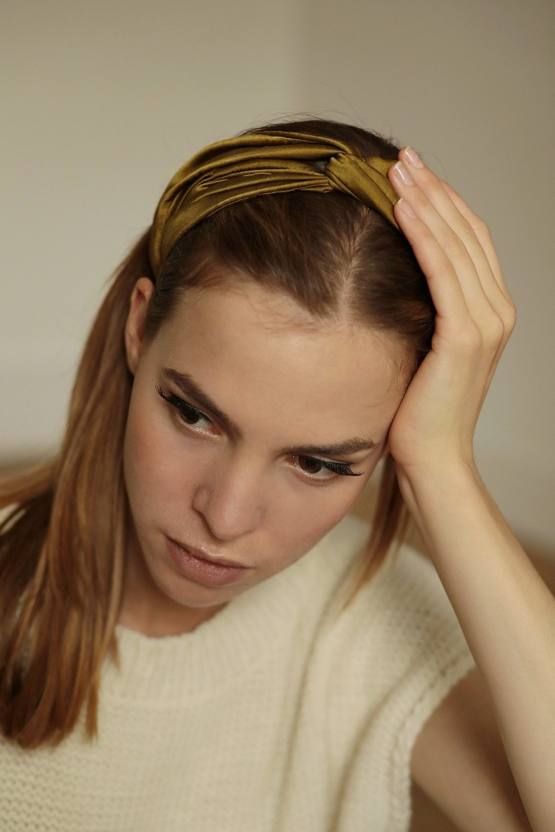 silk-headband-naturally-dyed-in-moss-green