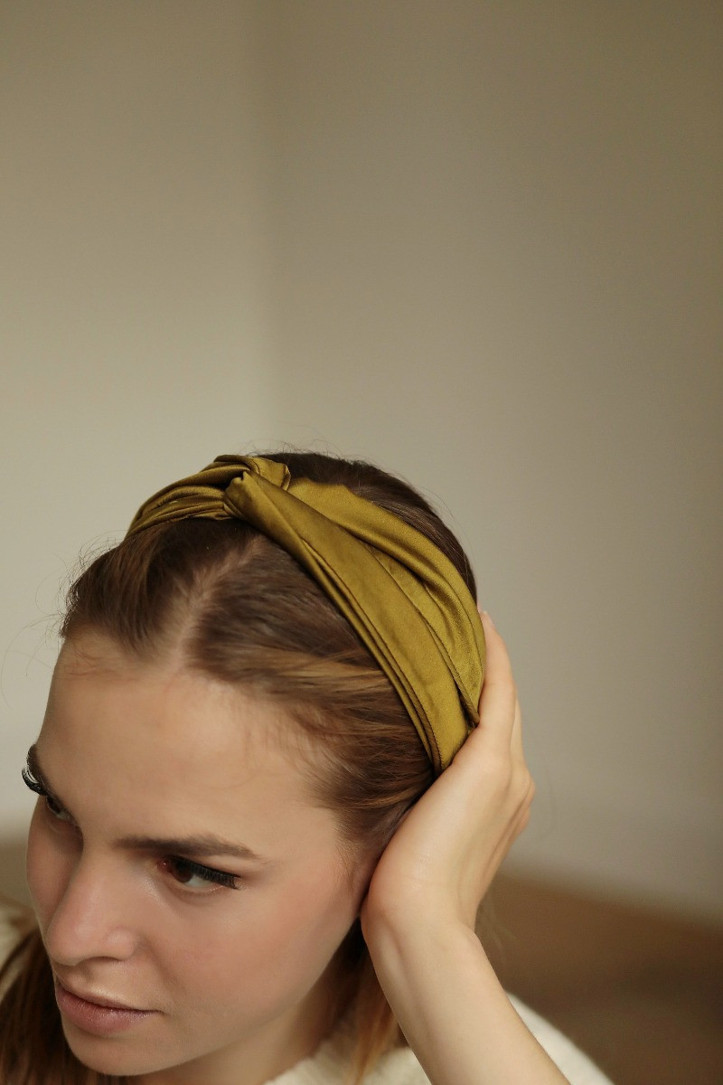 silk-headband-naturally-dyed-in-moss-green