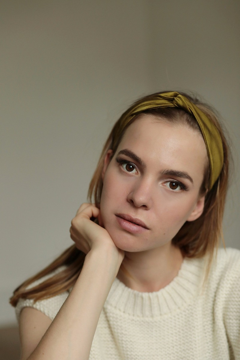 silk-headband-naturally-dyed-in-moss-green