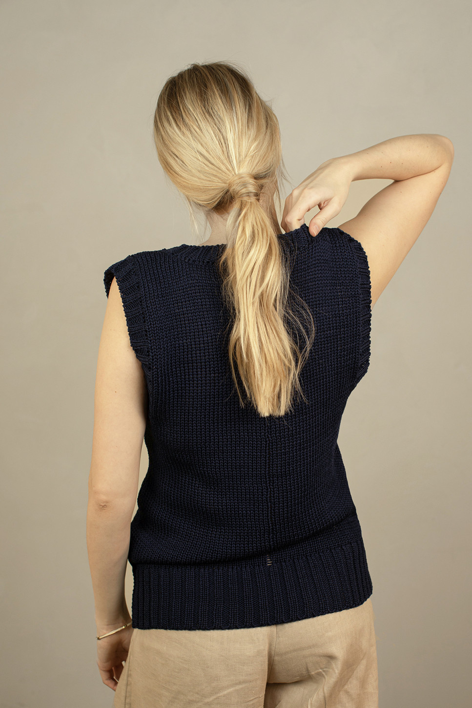 CHRISTY NAVY COTTON TOP