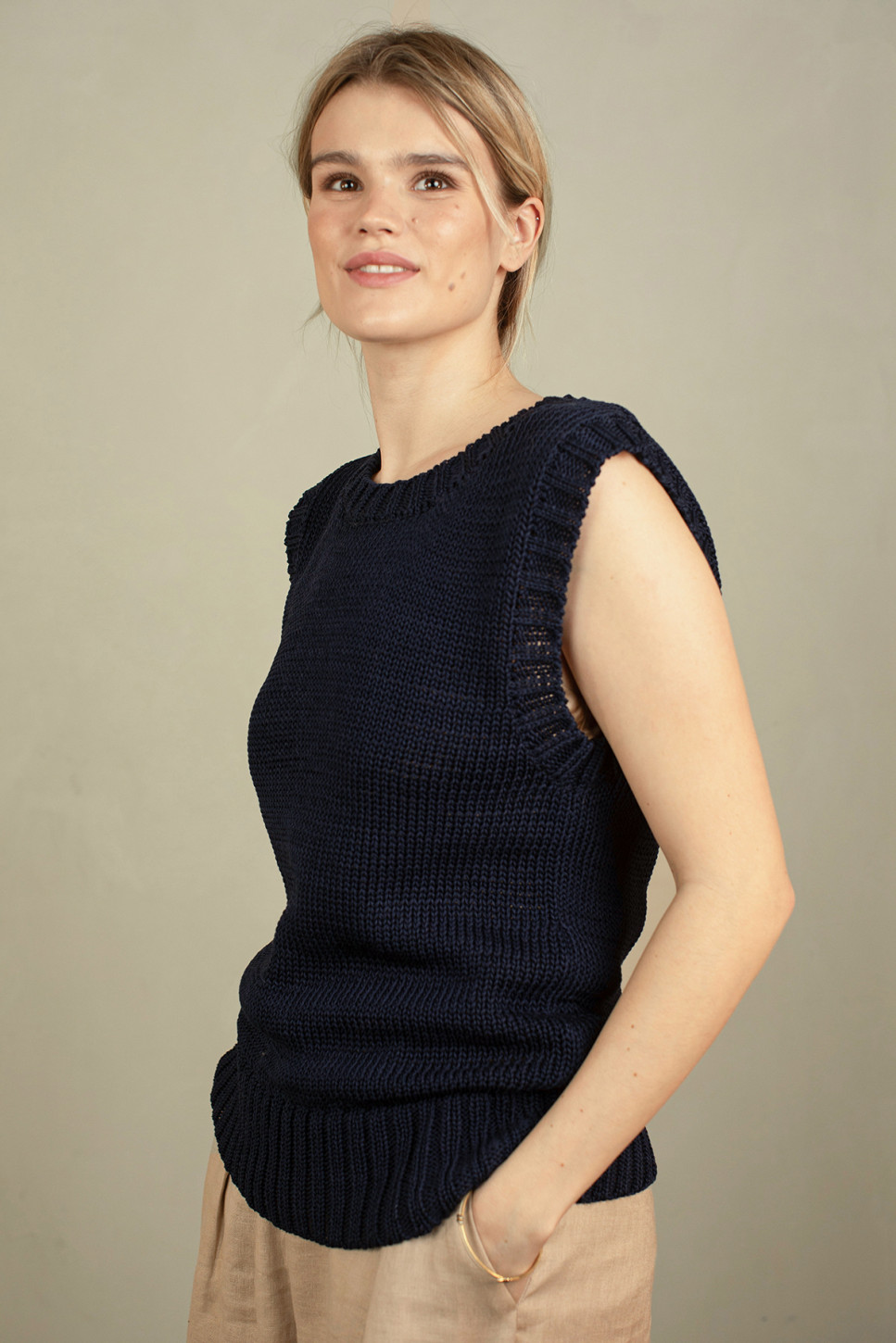 CHRISTY NAVY COTTON TOP