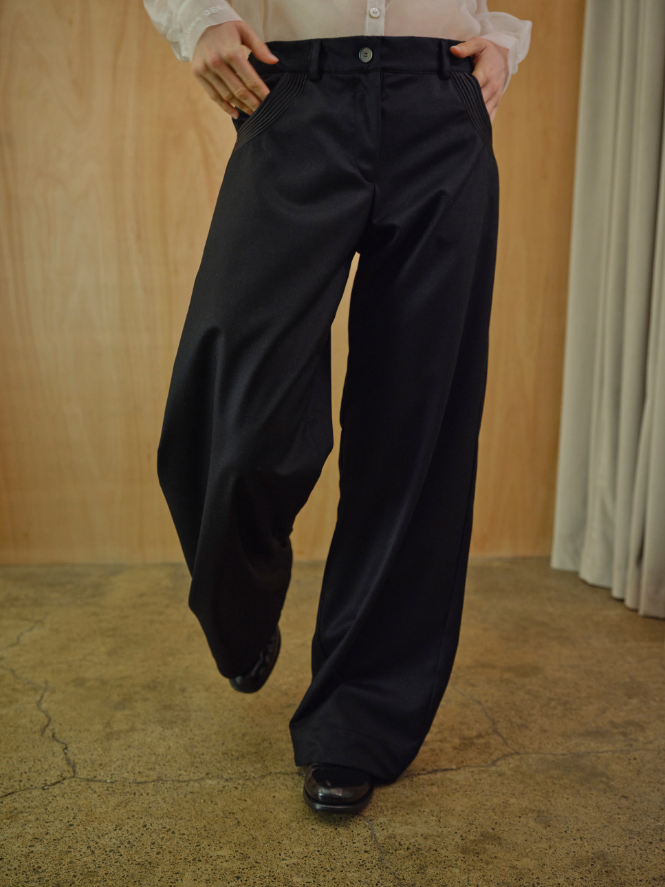 COLETTE 2-PIECE SUIT FROM VIRGIN WOOL