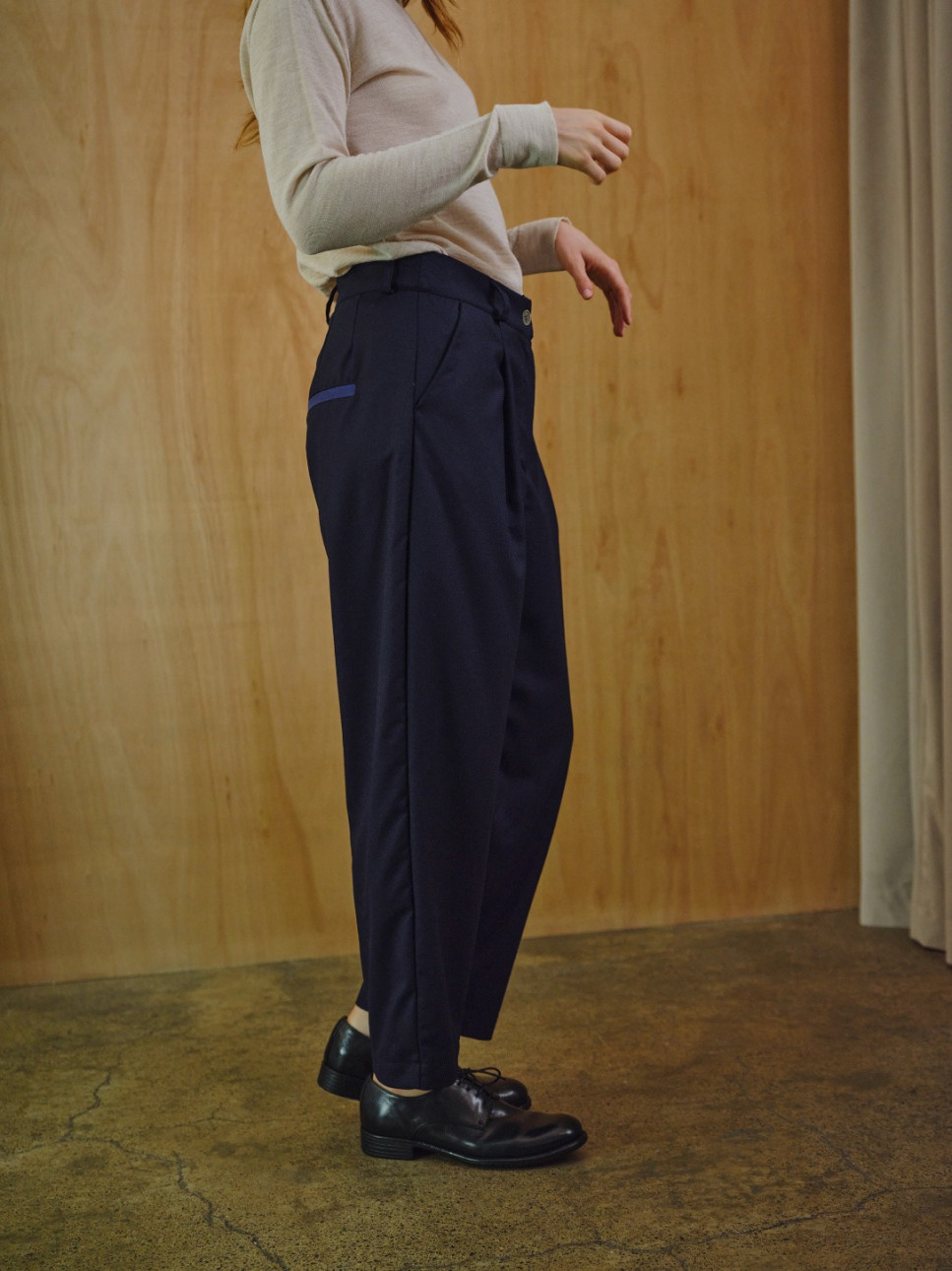 KAYDEN TAILORED BARREL LEG PANTS 