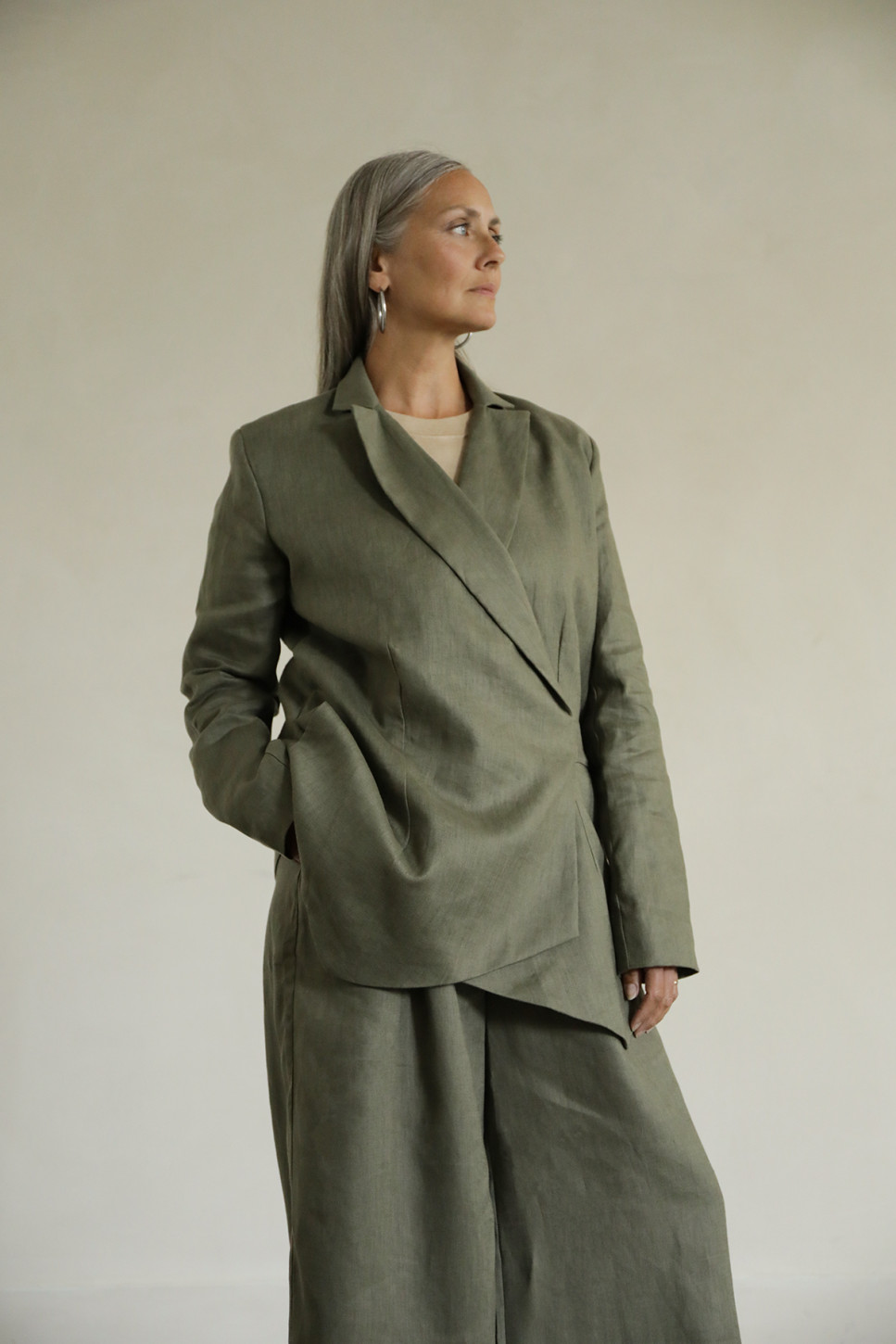 THE LINEN NORI BLAZER 