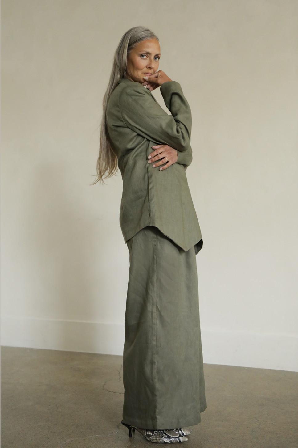 NORI LINEN TWO-PIECE SUIT