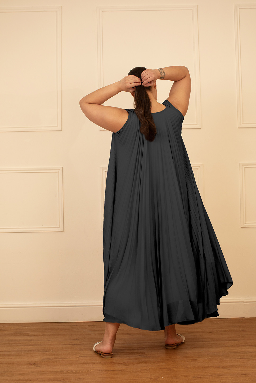 PHOEBE SUNRAY PLEATED MAXI DRESS LoraGene