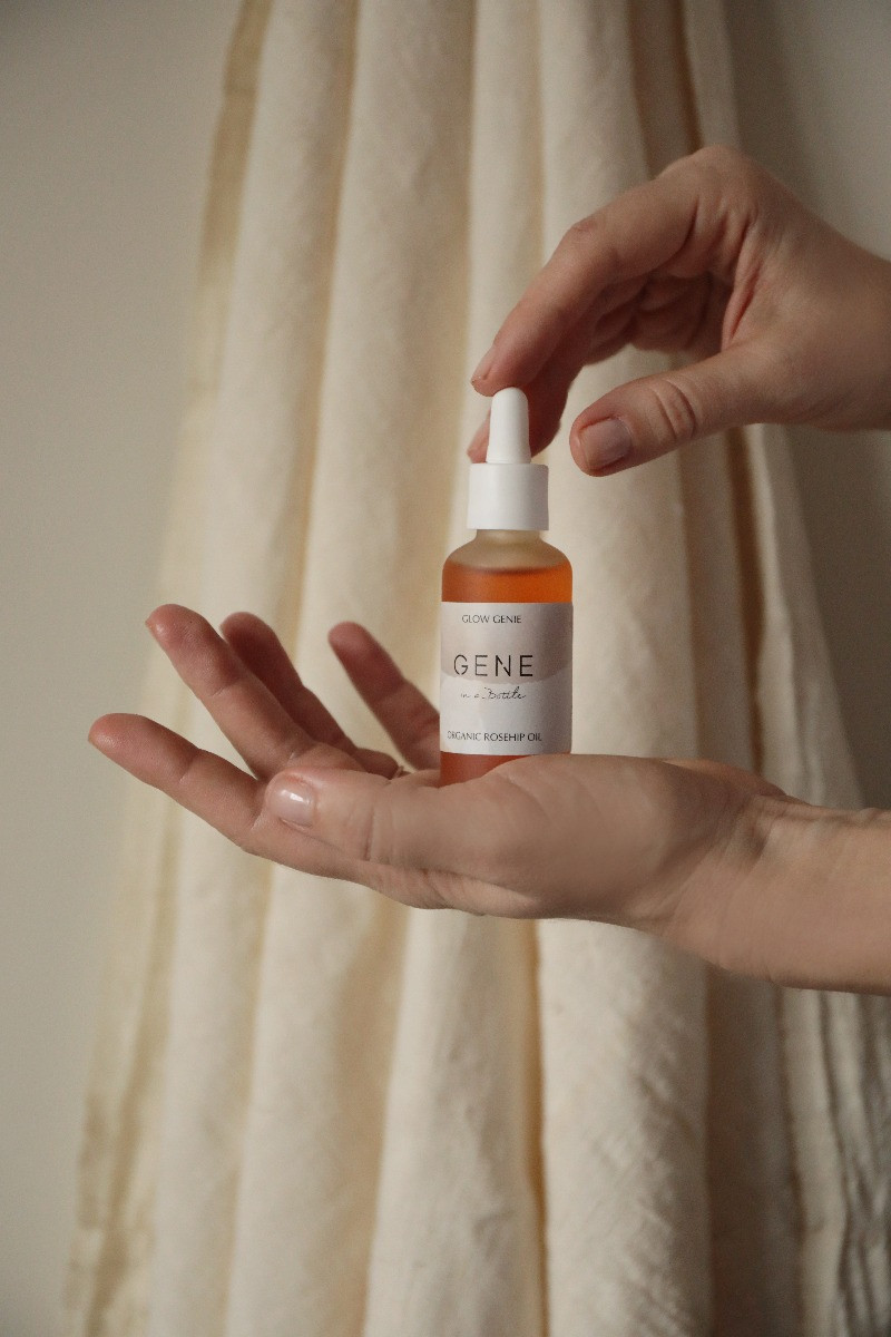 THE GLOW GENIE - ORGANIC ROSEHIP OIL 