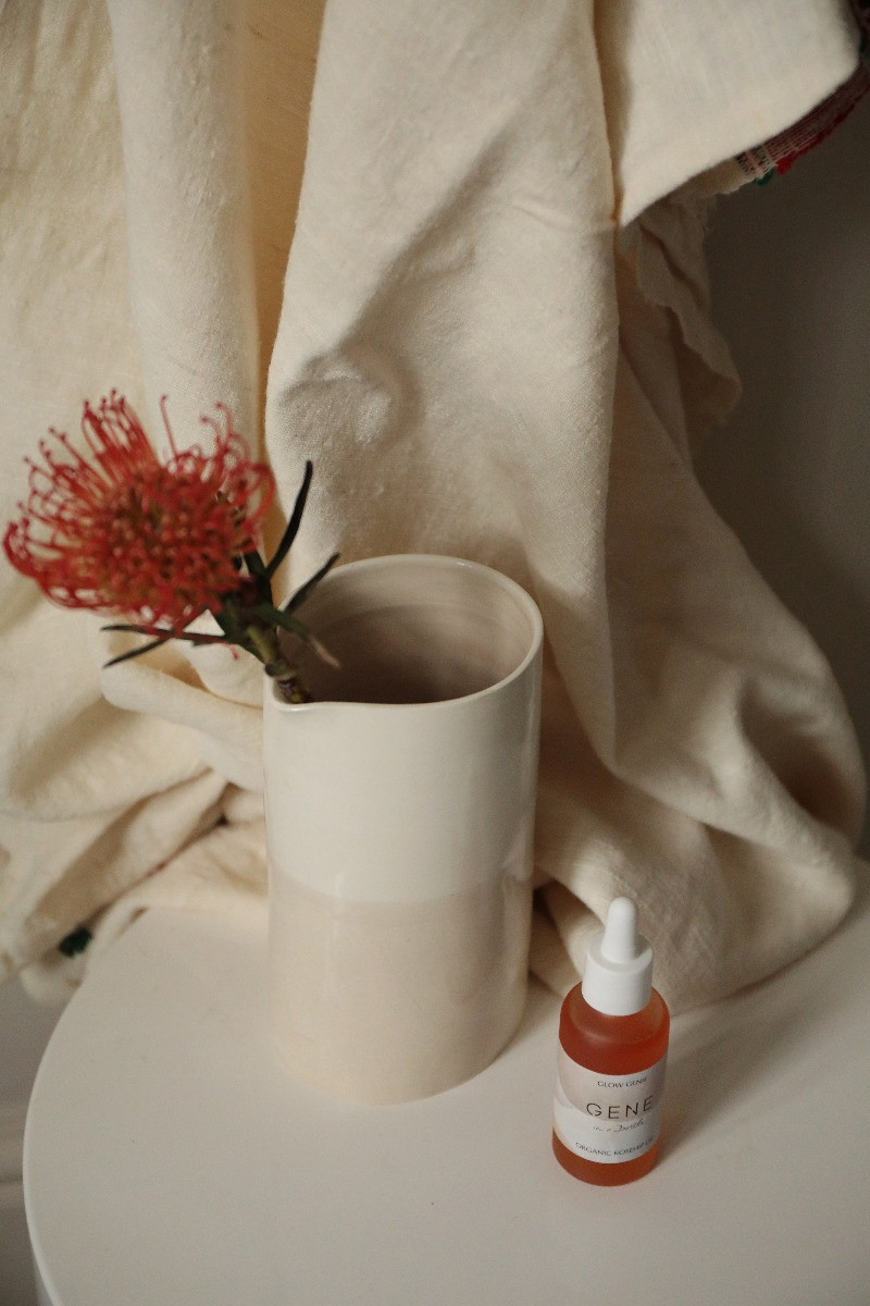 THE GLOW GENIE - ORGANIC ROSEHIP OIL 