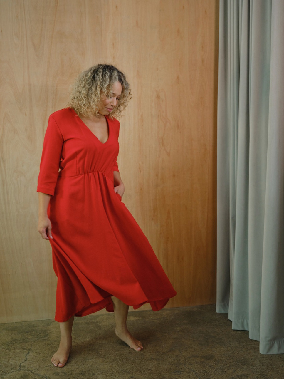 SCARLETT V-NECK WOOL DRESS