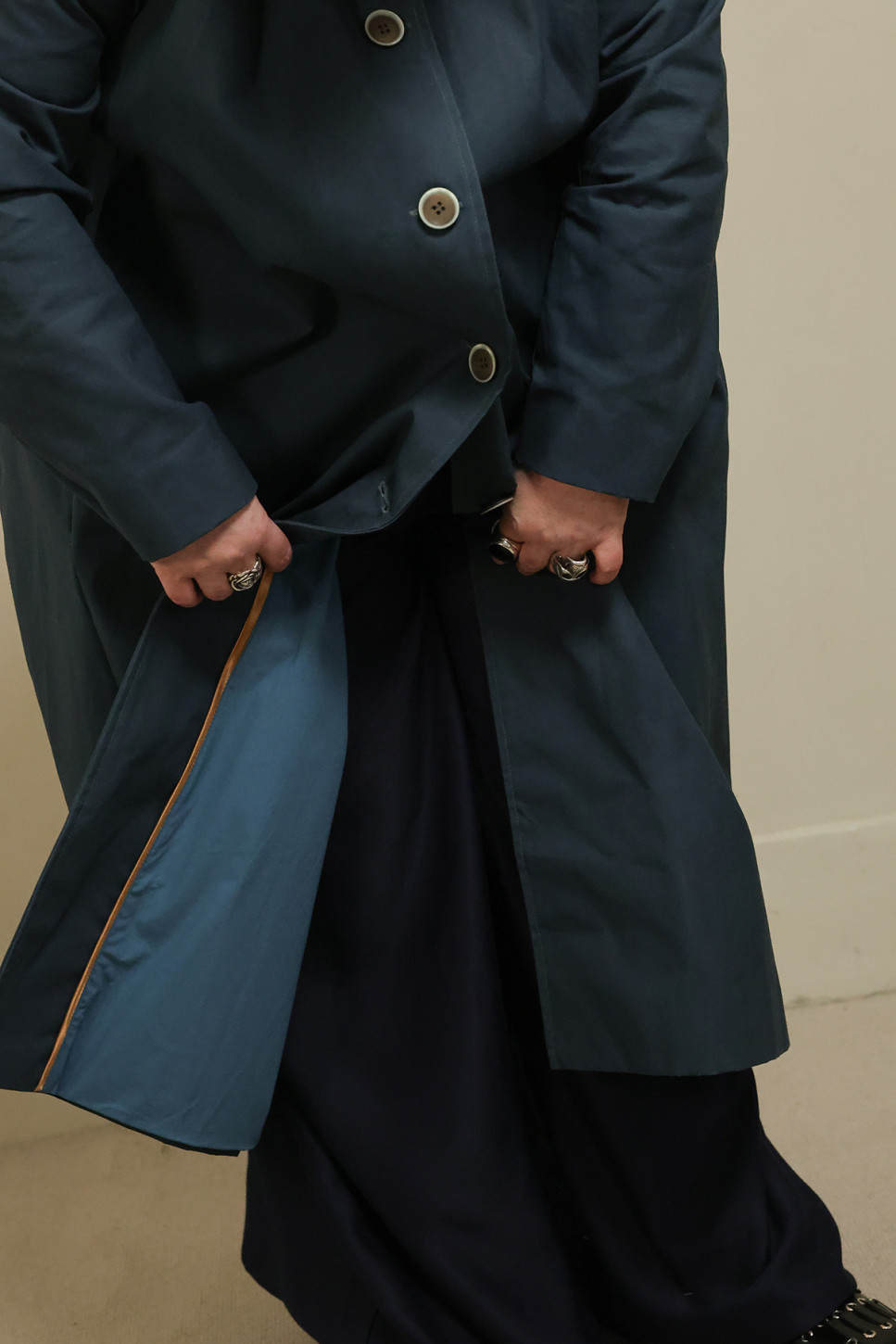 WAXED COTTON ASYMMETRIC RAINCOAT 