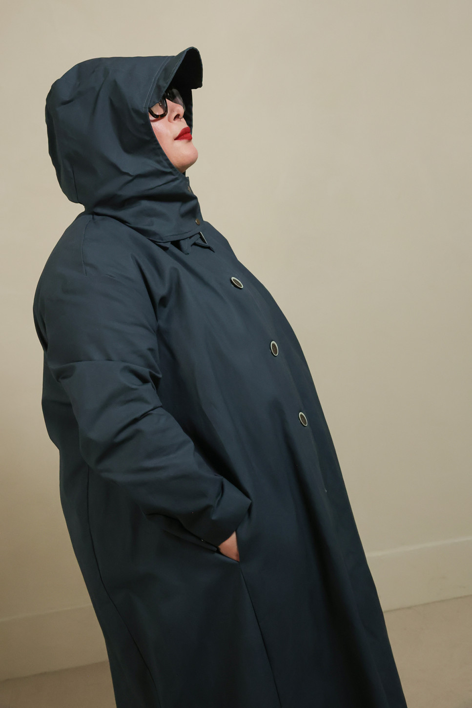 WAXED COTTON ASYMMETRIC RAINCOAT 
