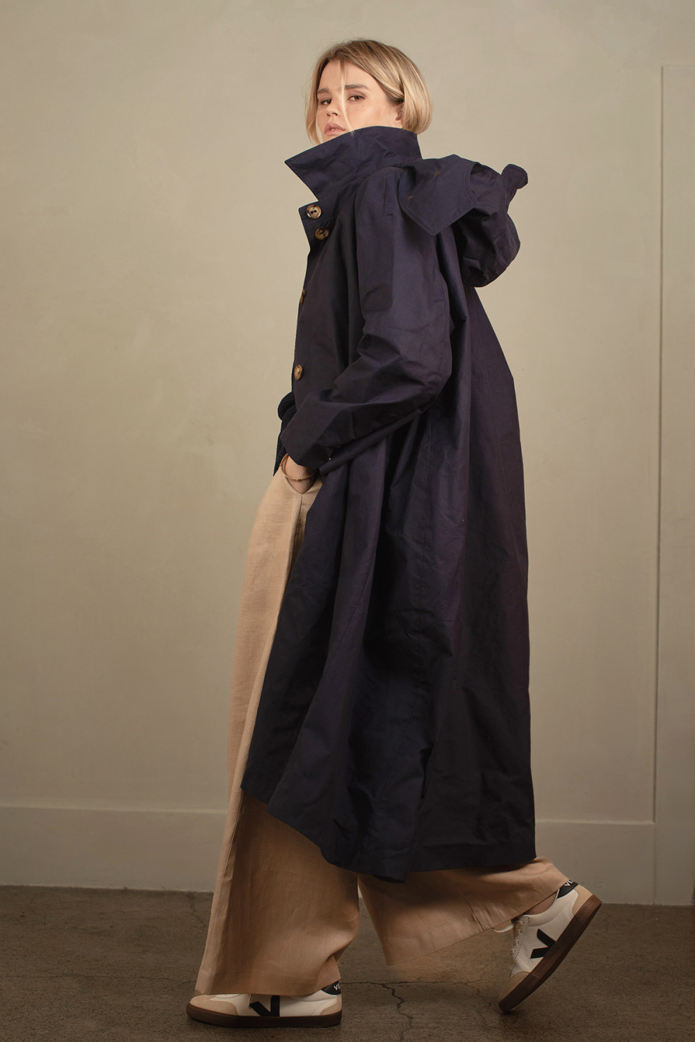 WAXED COTTON ASYMMETRIC RAINCOAT 