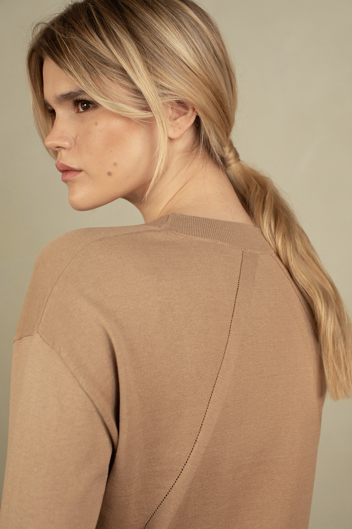 Lora Gene Mobile Collection